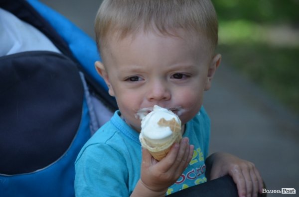 У Луцьку відзначили День молоді та День Конституції. ФОТО