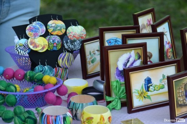 У Луцьку відзначили День молоді та День Конституції. ФОТО