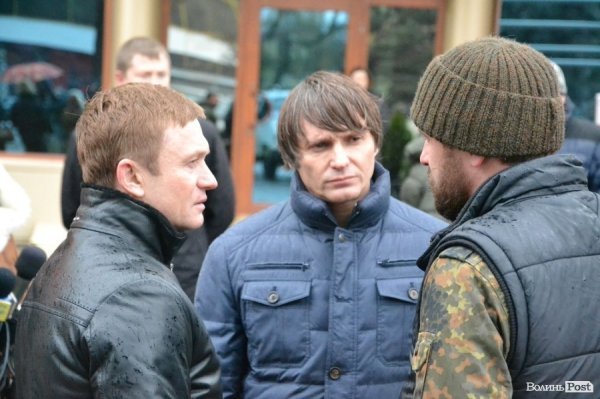 Ігор Єремеєв та Степан Івахів передали бійцям позашляховик. ФОТО. ВІДЕО