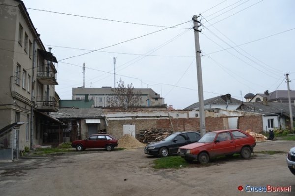 «За стінами» луцької вулиці Лесі Українки. ФОТО