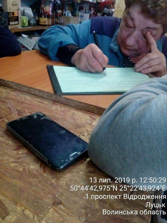 У Луцьку на продажі сурогату спіймали продавчиню-«рецидивістку». ФОТО