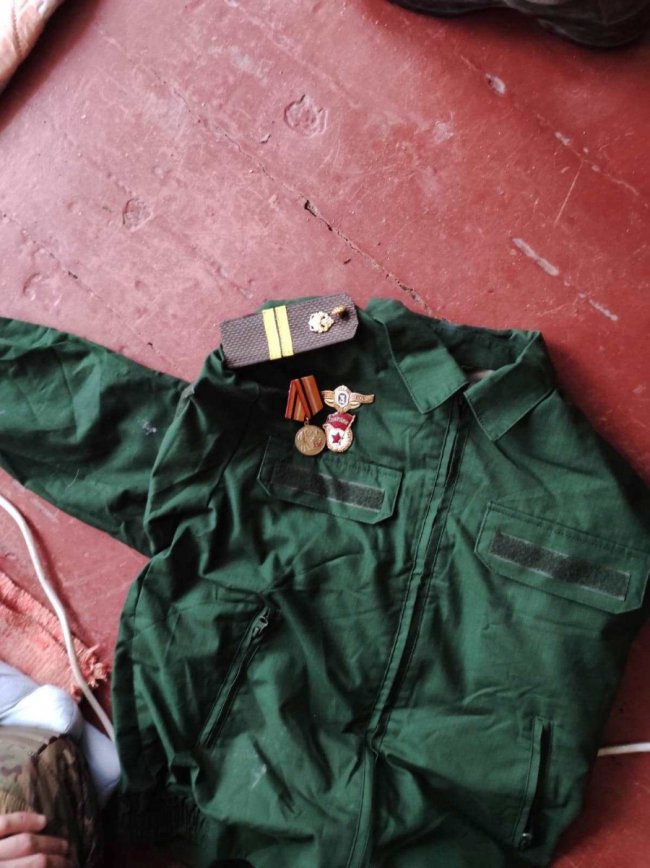 «Щось пішло не так»: російські окупанти везли в Україну форму для параду. ФОТО