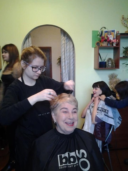 У луцькому центрі для людей особливої долі влаштували свято краси. ФОТО