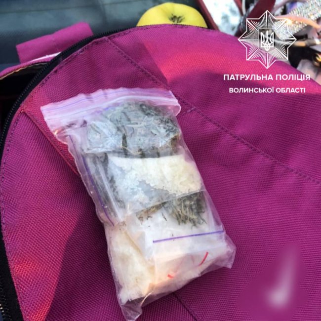 У Луцьку під час комендантської години зупинили водія: вилучили наркотики. ФОТО