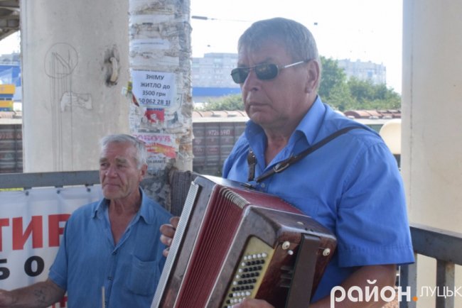 Вуличні музики Луцька: хто вони і звідки