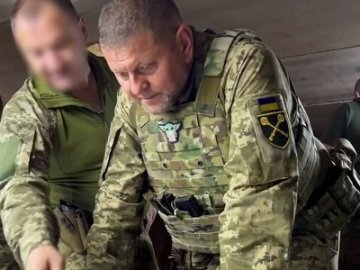 Залужний відвідав Авдіївку і поговорив з командирами бригад, які ведуть бої на одному з найгарячіших напрямків фронту