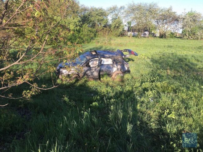 На Волині автомобіль злетів у кювет. ФОТО