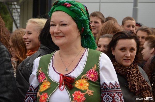 У Луцьку поряд з «Сіті-парком» відкрили Міст закоханих. ФОТО