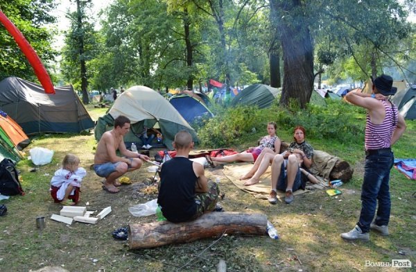 Наметове містечко на Бандерштаті: як жили фестивальники. ФОТО
