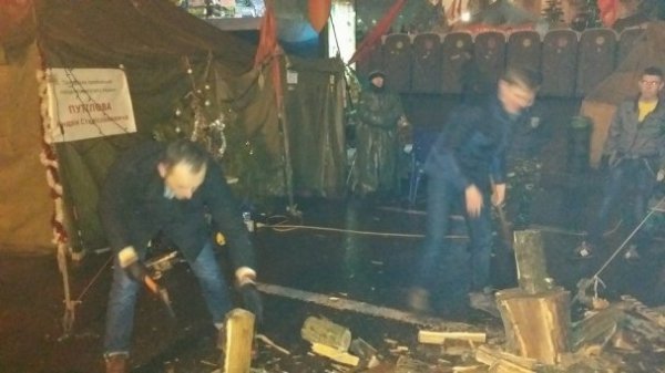 Євромайдан не дочекався штурму. ФОТО