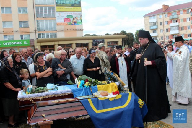 Загиблого на Сході волинянина провели в останню путь. ФОТО