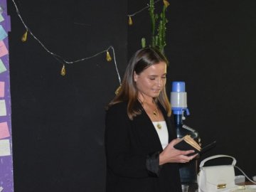 Луцька стилістка дала поради жінкам, як правильно підбирати собі гардероб