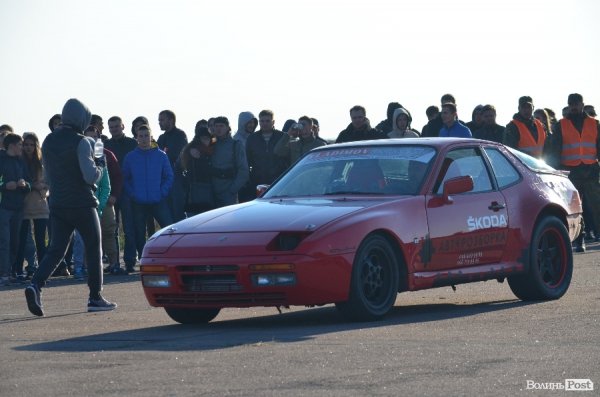Під Луцьком відбувся чемпіонат з дрег-рейсингу. ФОТО