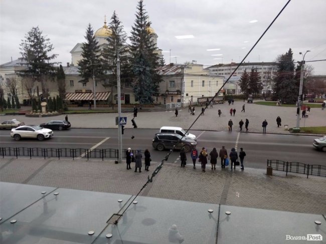 У центрі Луцька не працює світлофор. ФОТО. ДОПОВНЕНО
