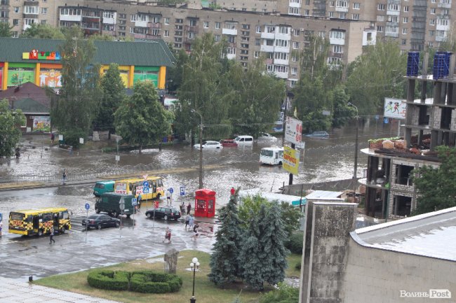 У Луцьку після зливи – потоп. ФОТО. ВІДЕО