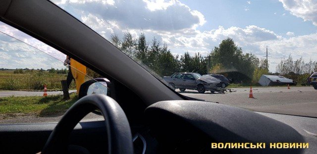 Аварія на Волині: мікроавтобус злетів у кювет. ФОТО