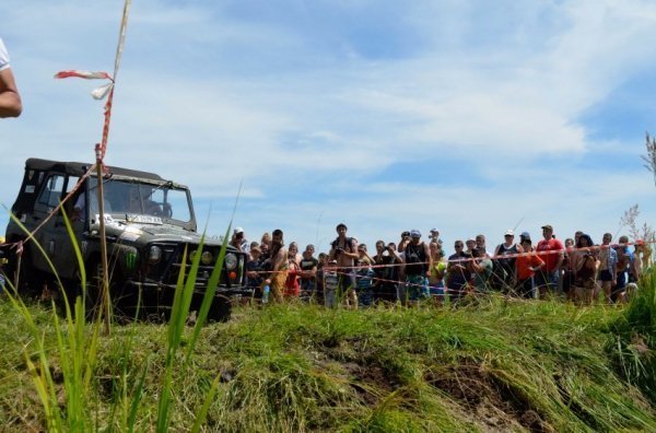 Волиняни в Хрінниках змагалися на позашляховиках. ФОТО