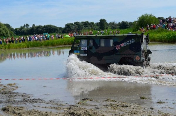 Волиняни в Хрінниках змагалися на позашляховиках. ФОТО