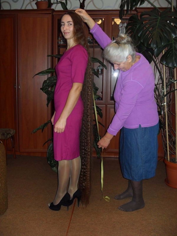 У волинянки волосся довше за її зріст. ФОТО