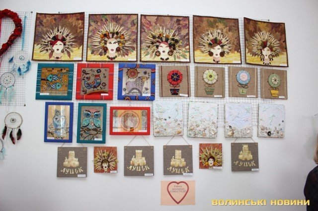 Заради благодійності у Луцьку продають рукотворні валентинки