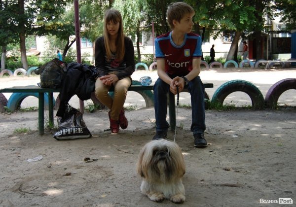 «Шукаємо свої речі серед сміття», – мешканці зруйнованих квартир