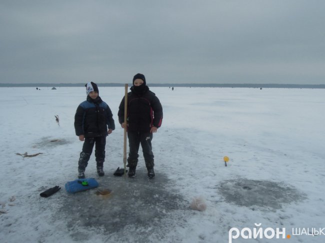 На Шацьких озерах триває риболовний сезон. ФОТО