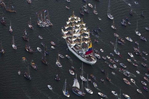 Вражаючий парад історичних кораблів у Амстердамі. ФОТО