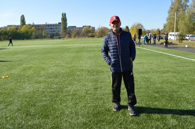 У Ковелі відкрили найбільше на Волині футбольне поле зі штучним покриттям. ФОТО