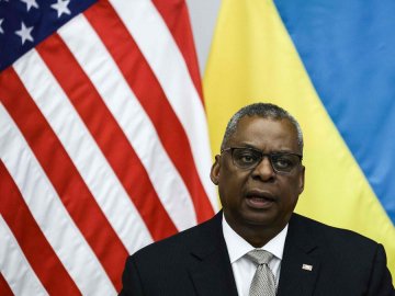США допоможуть Україні створити сили, «здатні відбити російську агресію», – Остін