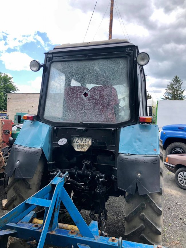 У Підгайцівській громаді шукають тих, хто пошкодив спецтехніку та залив воду у паливні баки