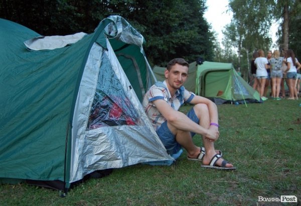 Хлопчина з Кривого Рогу на Бандерівщині :)