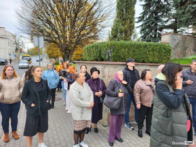 У Луцьку – мирна акція протесту «Спочатку дрони». ФОТО