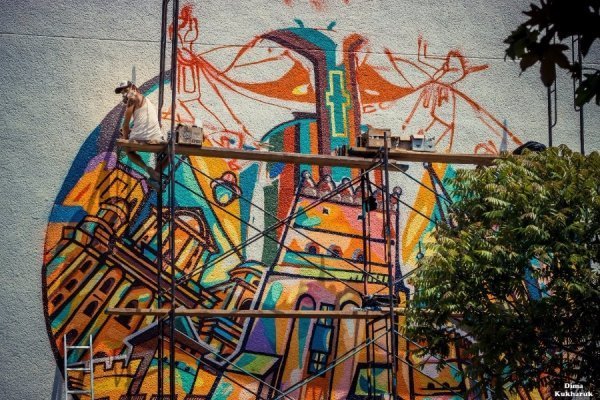 У Луцьку завершують розмальовувати ще одну стіну