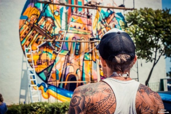 У Луцьку завершують розмальовувати ще одну стіну