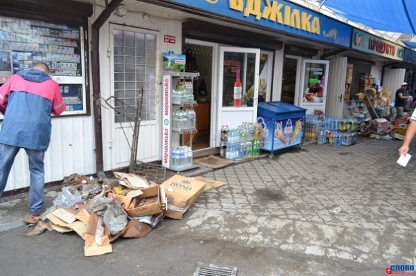 Луцький ринок «опам'ятовується» від зливи. ФОТО