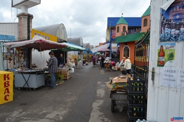 Луцький ринок «опам'ятовується» від зливи. ФОТО
