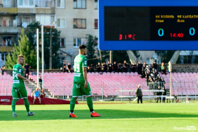 «Волинь» – «Карпати»: великий фотозвіт із нашумілого матчу