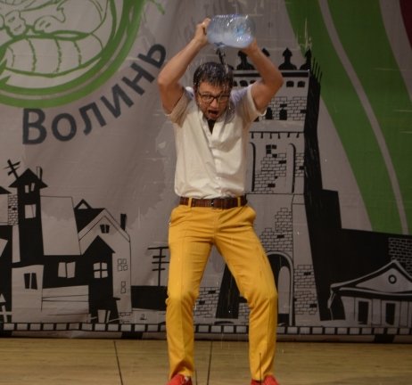 «Пташки з ГПЗ не летять у вирій, бо за кордон з судимістю не можна», - КВН у Луцьку