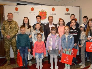 У Ковелі дітям загиблих Героїв вручили подарунки. ФОТО