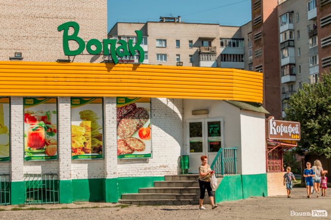 «Хто живе на ЛПЗ, тому у житті везе»: день на луцькому районі контрастів. ФОТО