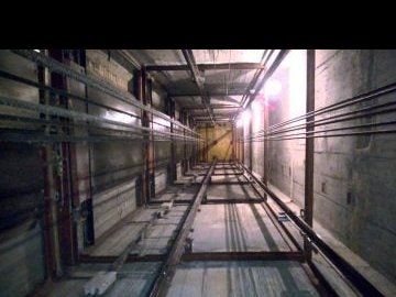 Як покарали винуватців загибелі жінки у ліфті у Луцьку
