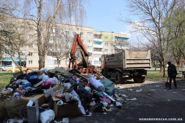 Волинянку завалило мотлохом у власній квартирі.ФОТО