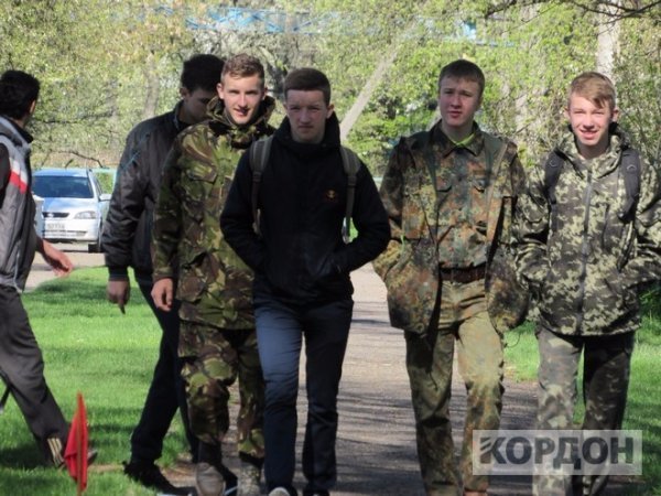 На Волині юнаків готують до бою. ФОТО