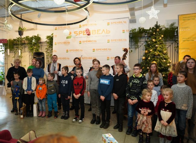 У Ковелі компанія «Бренвель» привітала дітей загиблих на війні Героїв із різдвяно-новорічними святами