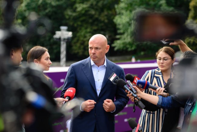 «Ми об’єдналися, щоб помирити українців»: найцікавіше з виступу Ігоря Палиці на з’їзді партії «ЗА Майбутнє»