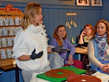 Починала на домашній кухні: лучанка зробила бізнес на виготовленні пастили