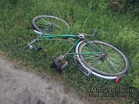 Аварія на Волині: під колесами опинився 81-річний чоловік. ФОТО