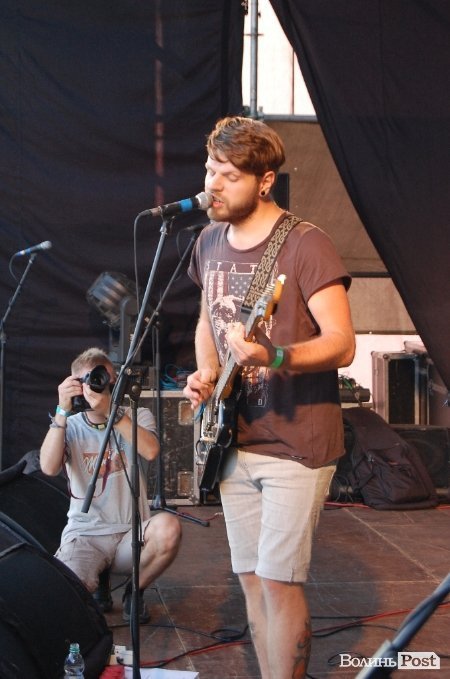 Ще через декілька хвилин луцький гурт уже на сцені