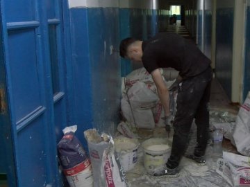 У Луцькому педколеджі готуються до навчального року: що буде з переселенцями, які живуть у гуртожитку