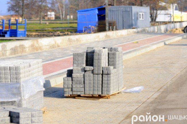 Як на Світязі «реанімують» набережну. ФОТО